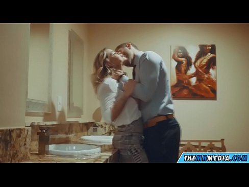 ❤️ Nuair a mheallann blonde busty tú i seomra scíthe poiblí ❌ Super porn uainn ga.hentaiteca.ru